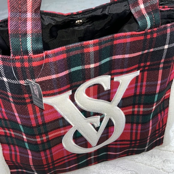 New!! Victoria’s Secret Limited Edition Large Plaid Tote With Logo - Picture 8 of 11